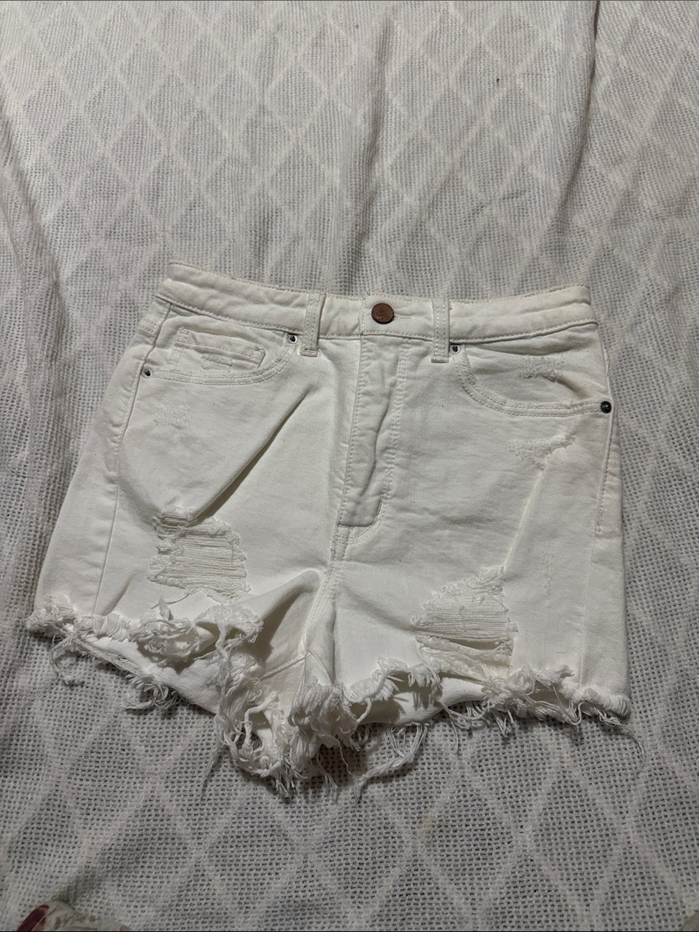 BKE White Distressed Frayed Hem Denim Shorts